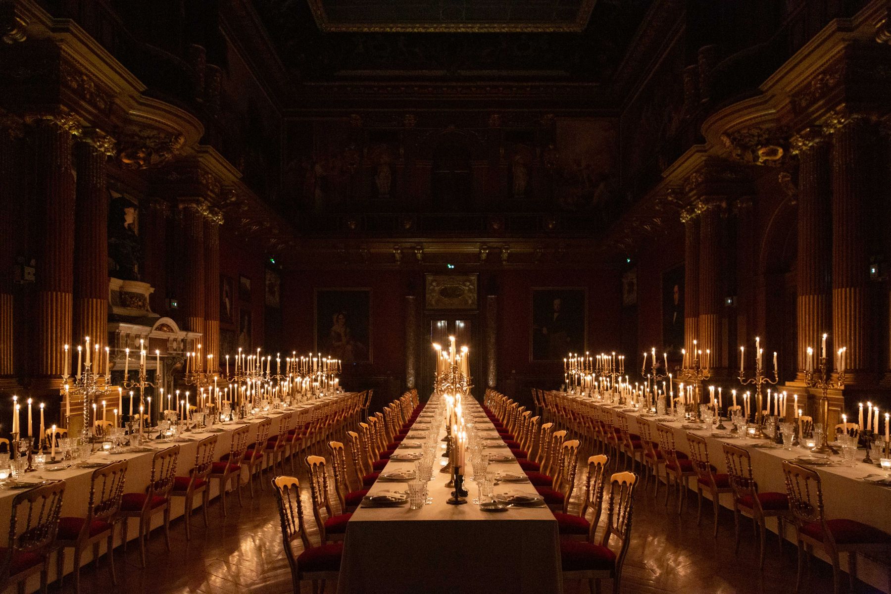 Dîner de gala aux chandelles